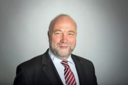 portraet-nooke-lebenslauf-data.jpg